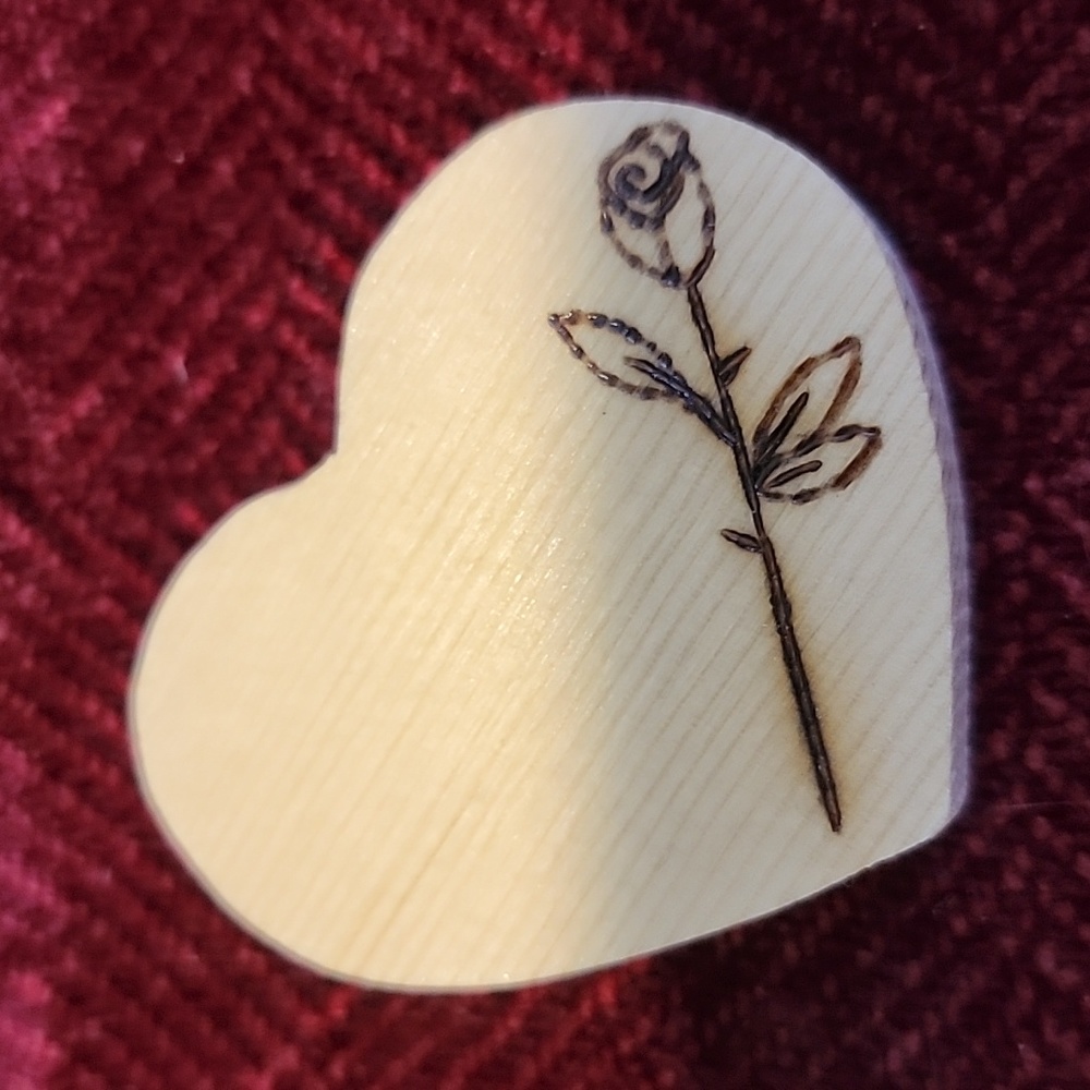 Pyrography rose heart - Picture 7 of 8